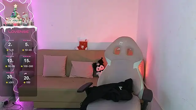 Snapshot of hina_tay chatting on December 15, 4:26 pm hina tay online show from December 15, 4:26 pm