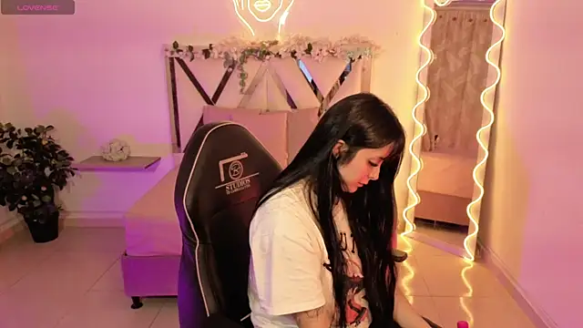 hina tay online show from May 9, 5:01 am