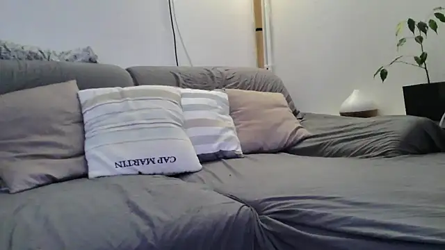 CaroAndMarc online show from February 5, 9:03 am