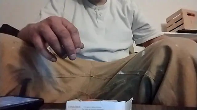 Snapshot of ShakeyJ87 chatting on February 19, 7:48 am ShakeyJ87 online show from February 19, 7:48 am