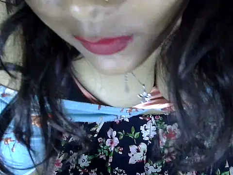 Snapshot of Kinjal_patel01 chatting on May 5, 6:38 pm Kinjal patel01 online show from May 5, 6:38 pm