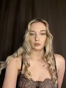 Snapshot of Alisa_Rise chatting on January 25, 9:14 pm Alisa Rise online show from January 25, 9:14 pm