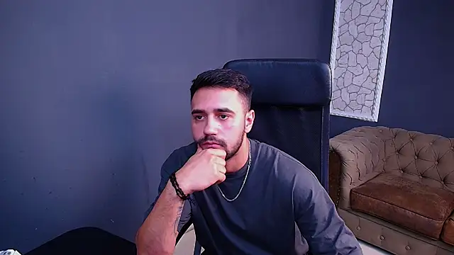 Snapshot of AxelWaylon chatting on October 3, 12:02 pm AxelWaylon online show from October 3, 12:02 pm