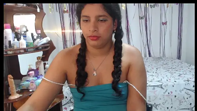 Snapshot of sexyhot20xxx chatting on May 5, 5:48 am sexyhot20xxx online show from May 5, 5:48 am
