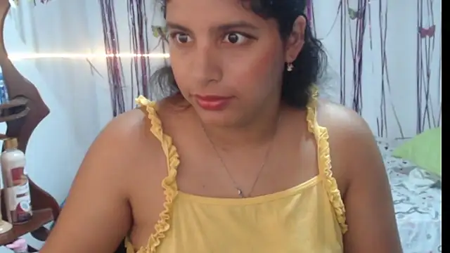 Snapshot of sexyhot20xxx chatting on May 6, 6:30 am sexyhot20xxx online show from May 6, 6:30 am