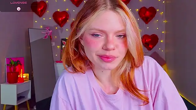 Red  Candy online show from March 26, 3:28 pm