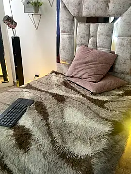 mariana cruzz online show from December 22, 7:33 pm