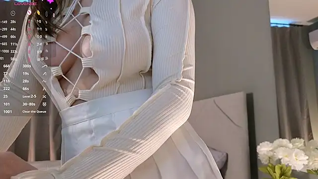 Snapshot of bonnyfloweer chatting on December 6, 4:47 am bonnyfloweer online show from December 6, 4:47 am