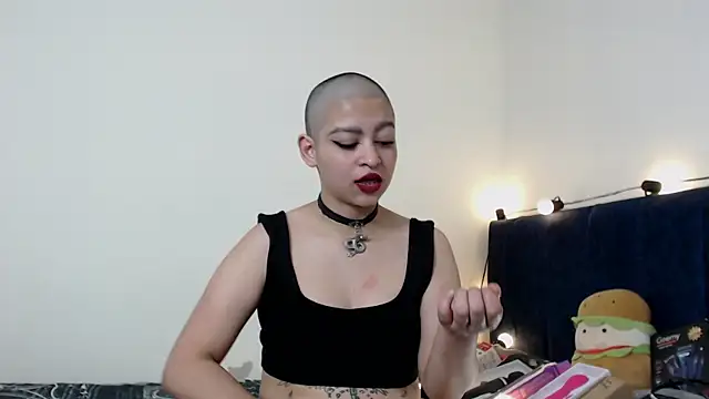 Snapshot of Bitsy_Messy chatting on December 20, 4:42 am Bitsy Messy online show from December 20, 4:42 am