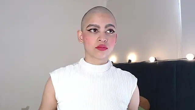 Snapshot of Bitsy_Messy chatting on January 14, 5:34 pm Bitsy Messy online show from January 14, 5:34 pm