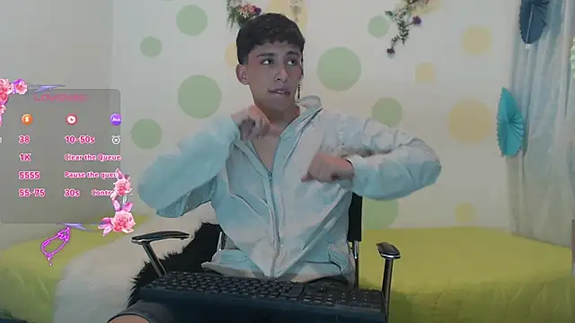 Snapshot of Eric_lion chatting on January 9, 5:54 pm Eric lion online show from January 9, 5:54 pm