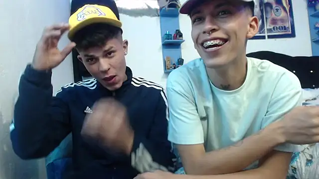 Snapshot of Eric_lion chatting on February 19, 6:15 pm Eric lion online show from February 19, 6:15 pm