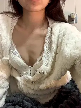 Snapshot of Aimeil chatting on December 5, 7:27 am Aimeil online show from December 5, 7:27 am