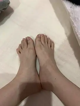 Snapshot of Aimeil chatting on December 10, 3:44 pm Aimeil online show from December 10, 3:44 pm