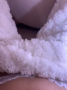 Snapshot of Aimeil chatting on December 14, 11:50 am Aimeil online show from December 14, 11:50 am