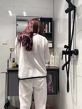 Snapshot of Aimeil chatting on January 4, 11:54 am Aimeil online show from January 4, 11:54 am