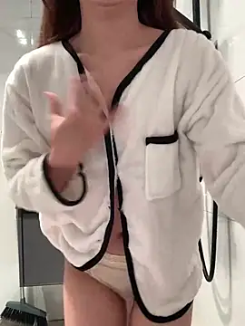 Snapshot of Aimeil chatting on January 16, 12:20 pm Aimeil online show from January 16, 12:20 pm