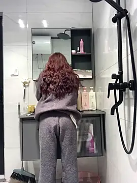 Snapshot of Aimeil chatting on January 17, 11:06 am Aimeil online show from January 17, 11:06 am