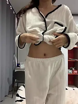 Snapshot of Aimeil chatting on March 9, 7:56 am Aimeil online show from March 9, 7:56 am