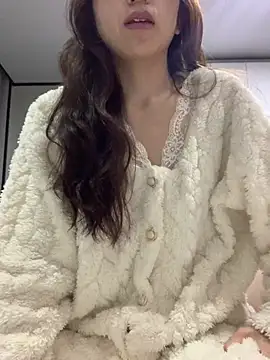 Snapshot of Aimeil chatting on March 10, 1:32 pm Aimeil online show from March 10, 1:32 pm