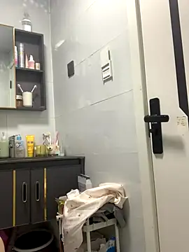 Snapshot of Aimeil chatting on October 9, 2:04 pm Aimeil online show from October 9, 2:04 pm