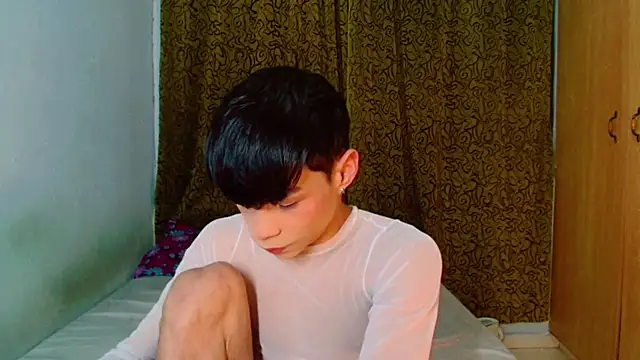 Snapshot of femboykeene chatting on November 20, 10:42 pm femboykeene online show from November 20, 10:42 pm