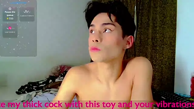 Snapshot of femboykeene chatting on November 24, 10:42 pm femboykeene online show from November 24, 10:42 pm