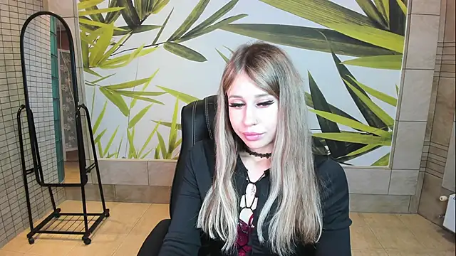 Snapshot of mila_camilla chatting on September 25, 1:53 am mila camilla online show from September 25, 1:53 am