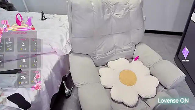 Snapshot of Feifei-cn chatting on October 12, 2:49 pm Feifei-cn online show from October 12, 2:49 pm