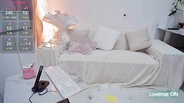 Feifei-cn online show from November 10, 1:32 pm