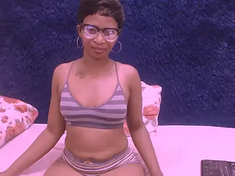 SasyyLissaa online show from December 5, 8:00 pm