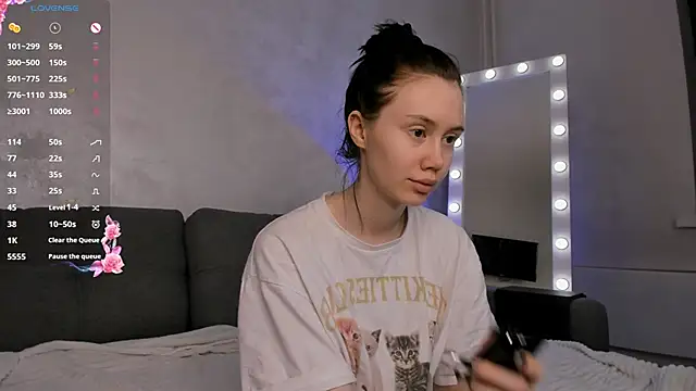 Snapshot of emilia_walton chatting on December 10, 11:43 am emilia walton online show from December 10, 11:43 am