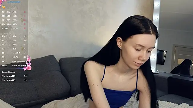 Snapshot of emilia_walton chatting on December 24, 1:39 pm emilia walton online show from December 24, 1:39 pm