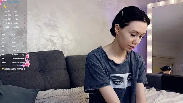 Snapshot of emilia_walton chatting on January 5, 12:53 pm emilia walton online show from January 5, 12:53 pm