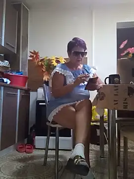 Snapshot of Ely_Elenita chatting on September 21, 10:28 am Ely Elenita online show from September 21, 10:28 am