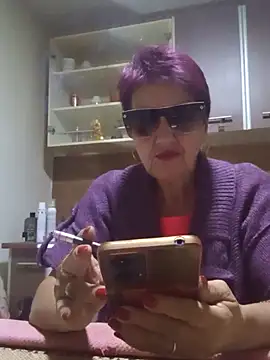 Snapshot of Ely_Elenita chatting on September 22, 12:23 am Ely Elenita online show from September 22, 12:23 am