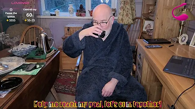 Snapshot of Adamdaddybear chatting on January 10, 8:05 am Adamdaddybear online show from January 10, 8:05 am