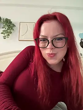 Snapshot of AylaRed chatting on April 7, 5:52 am AylaRed online show from April 7, 5:52 am