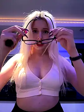 XMelissaX online show from October 3, 9:23 pm