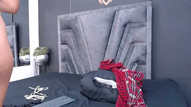 stefany bro online show from January 4, 2:35 pm
