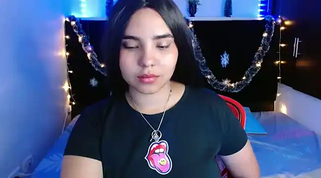 Snapshot of Miapeyton chatting on December 5, 2:11 pm Miapeyton online show from December 5, 2:11 pm