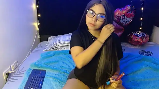 Snapshot of Miapeyton chatting on February 19, 1:28 pm Miapeyton online show from February 19, 1:28 pm