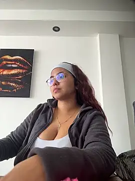 Snapshot of Miapeyton chatting on November 18, 3:27 pm Miapeyton online show from November 18, 3:27 pm