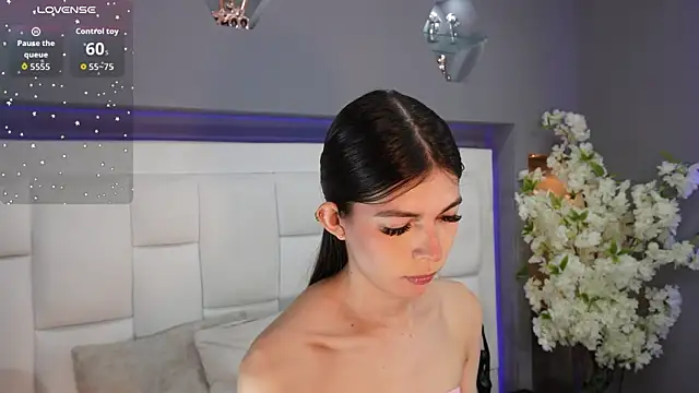 CuteAri online show from January 6, 8:45 pm