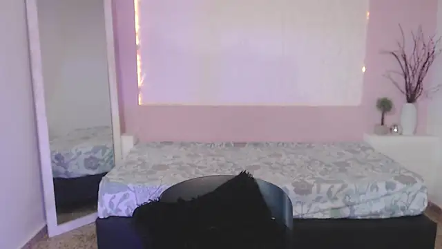 Snapshot of IvyBliss8 chatting on March 28, 4:45 am IvyBliss8 online show from March 28, 4:45 am