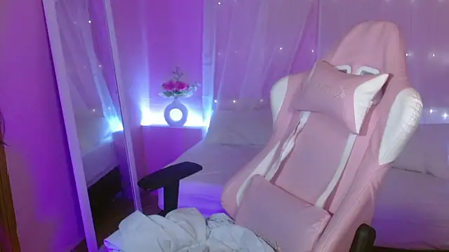 IvyBliss8 online show from May 11, 9:23 pm