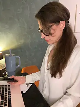 Thunder-Cunt online show from February 6, 3:26 pm