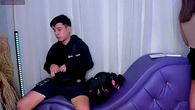 Yourslust  online show from November 7, 7:58 pm