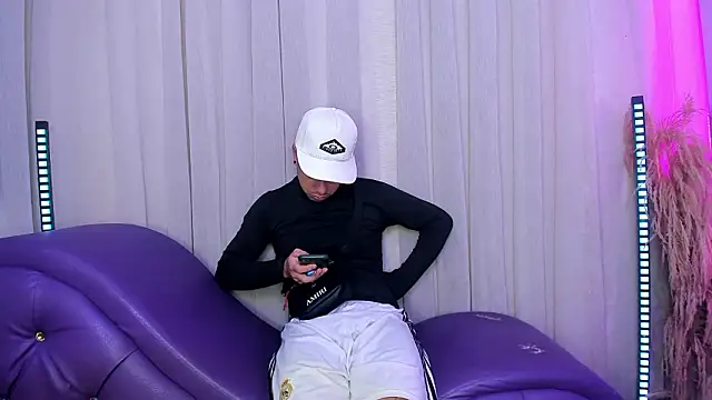 Yourslust  online show from February 8, 12:08 pm