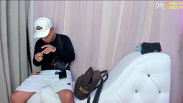 Yourslust  online show from March 27, 8:08 pm